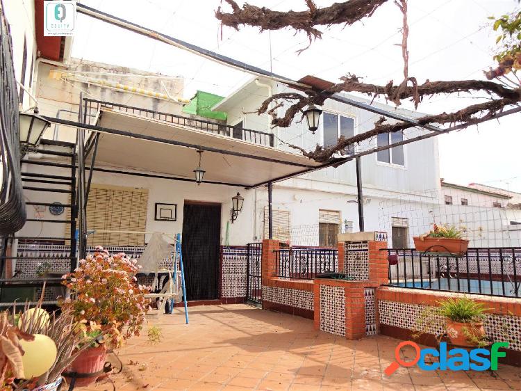CASA CON PISCINA EN OGIJARES