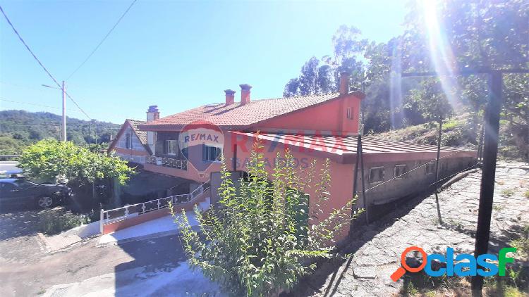 Casa / Chalet pareado en Venta en Calle Correlo, Ponteareas