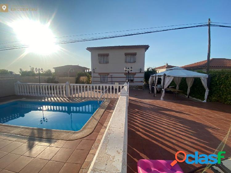 Casa con parcela independiente (El Casar de Escalona)