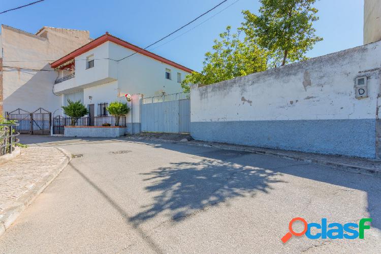 Casa en Gojar con 479m construidos y parcela de 729m