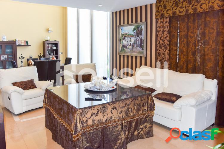Chalet en venta de 400 m² en Avenida Europa, 18800 Baza