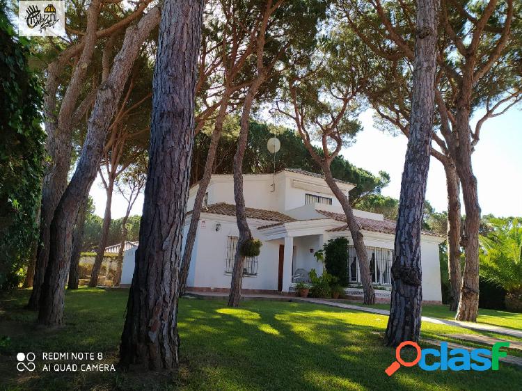 Fabuloso chalet con piscina en Conil