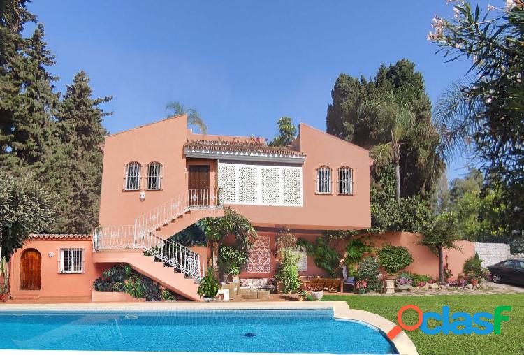 Oportunidad Villa de Lujo y Local Comercial