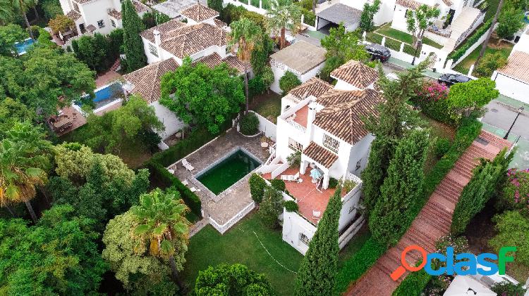 Oportunidad de inversión. Villa andaluza en Los Naranjos