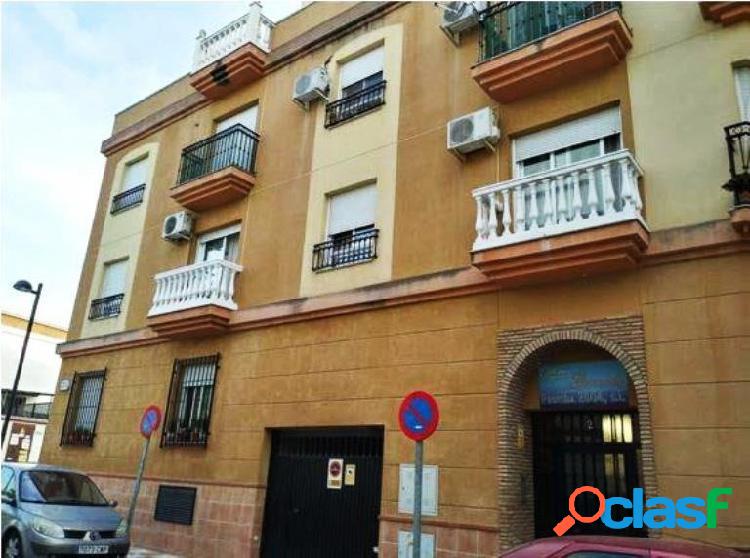 PISO SEMINUEVO EN PINOS PUENTE!