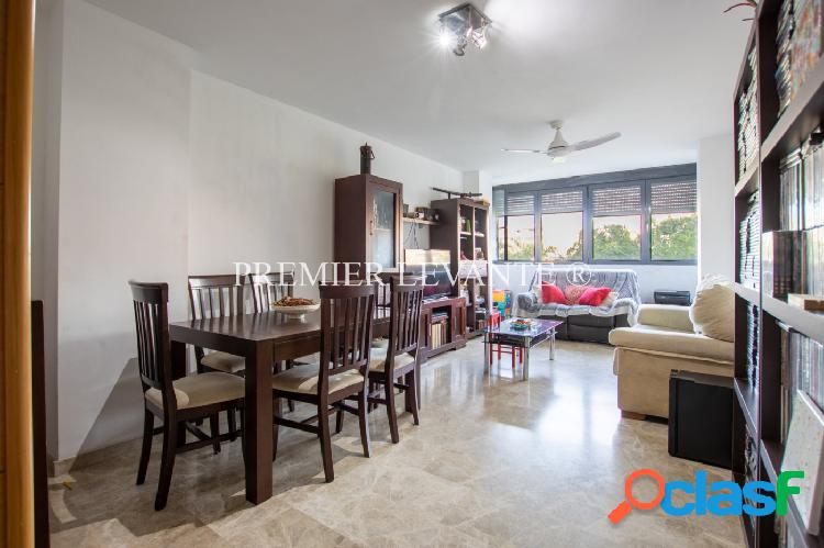 Parque Avenidas, amplia vivienda de 2 dormitorios, 2 baños,