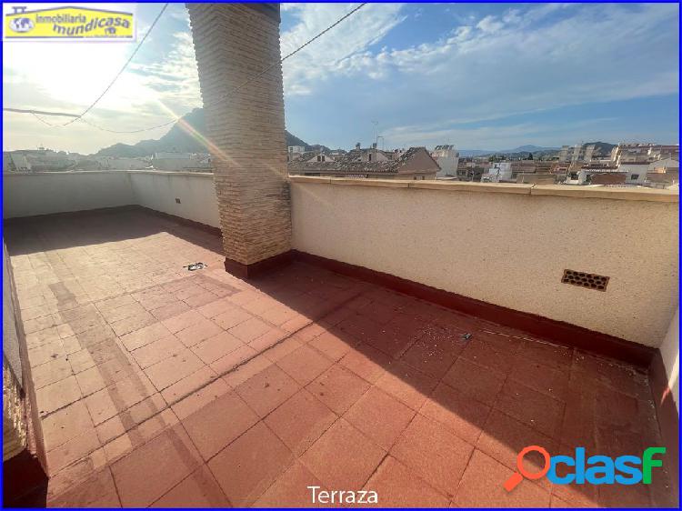 Piso con terraza privada en el centro de Santomera