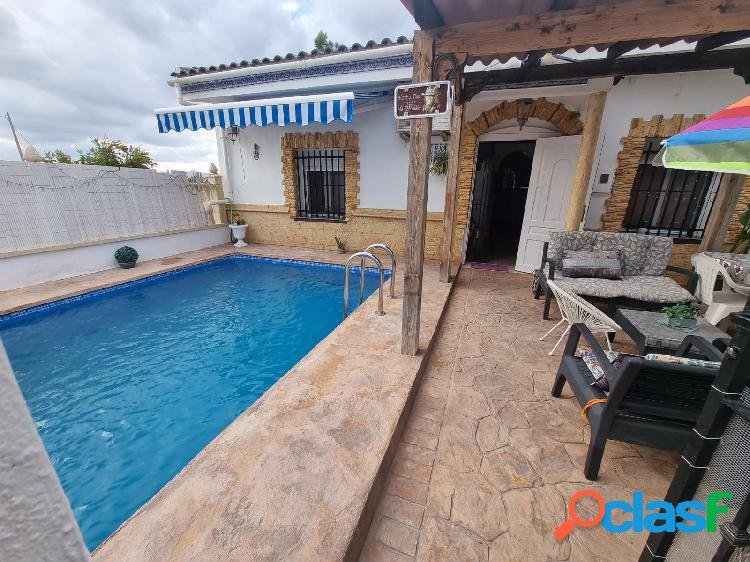 Precioso chalet con piscina En Dolores