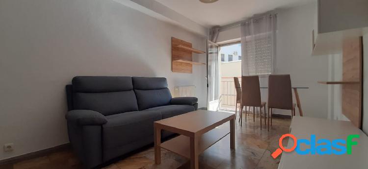Urbis te ofrece un apartamento en alquiler en zona