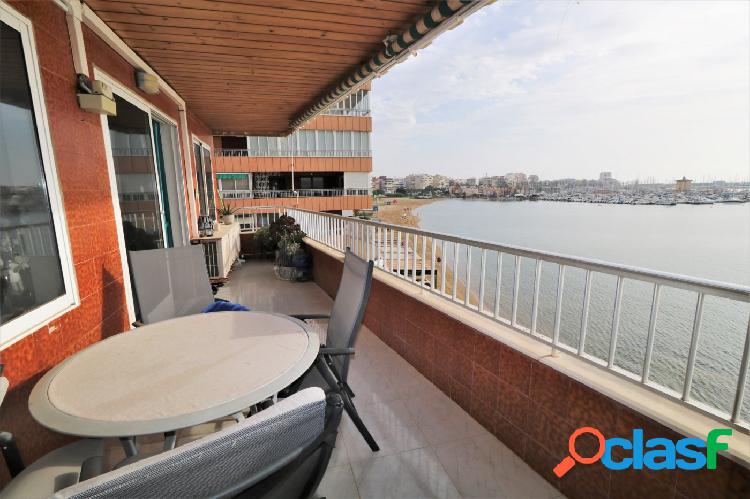 APARTAMENTO EN PRIMERA LÍNEA CON PISCINA