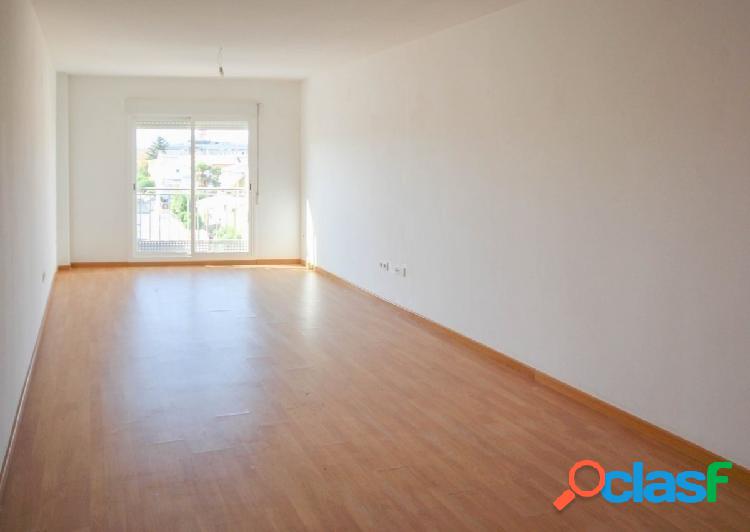 Bonito piso de 3 dormitorios, prácticamente a estrenar,