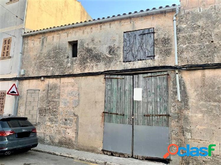 Casa céntrica con garaje en venta en Muro