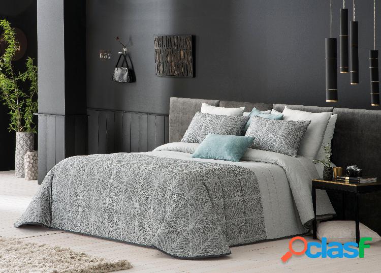 Fundeco Colcha Bouti Modelo Laila 150 gr. - Gris / Cama