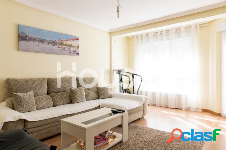 Piso en venta de 74 m² Calle Demetrio de los Ríos, 24008