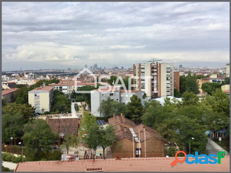 Piso luminoso con excelentes vistas de la ciudad, próximo a