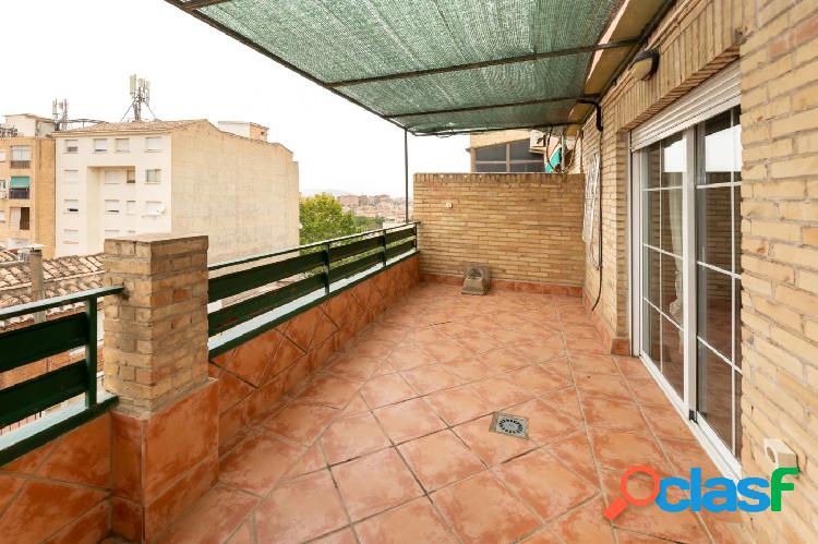 ÁTICO - DÚPLEX EN BARRIO DE LA CRUZ DE GRANADA