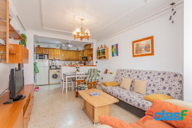 Apartamento de dos dormitorios a 100m del mar