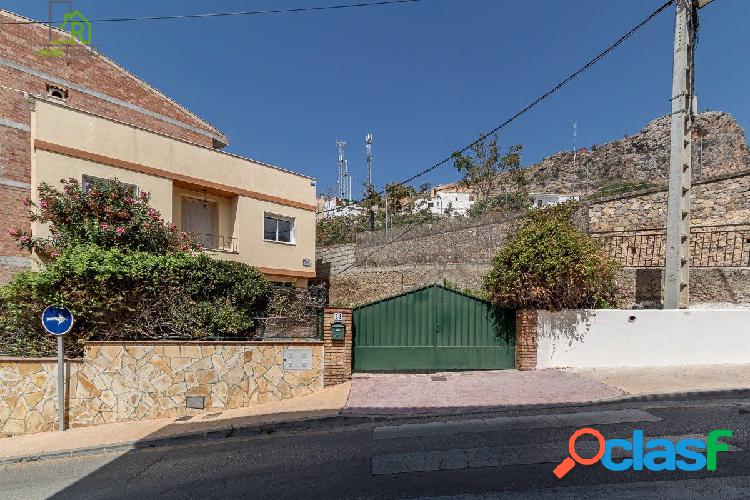CASA EN EL PUEBLO DE LOJA