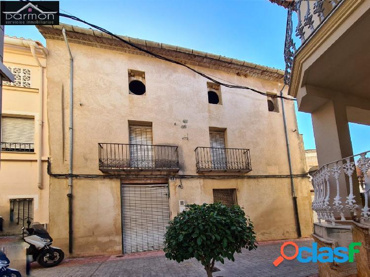 Casa con gran terreno en Ador