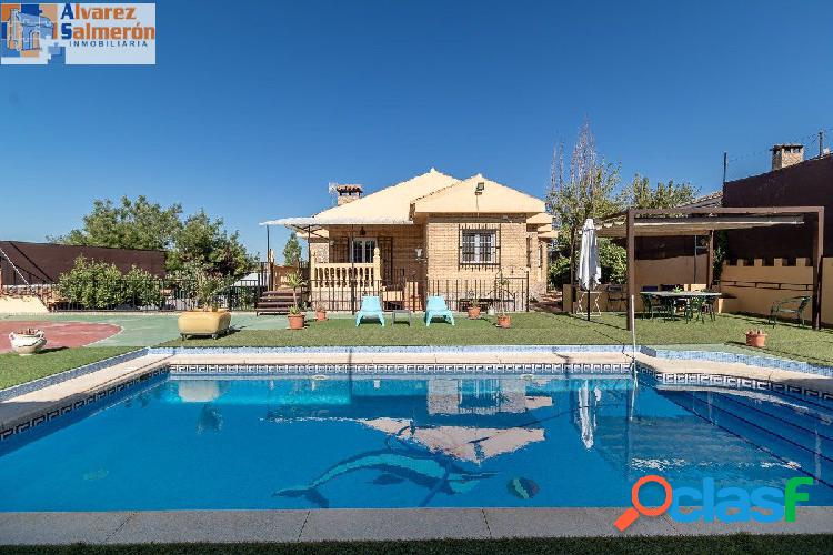 Chalet independiente en una planta. Urbanización El Puntal