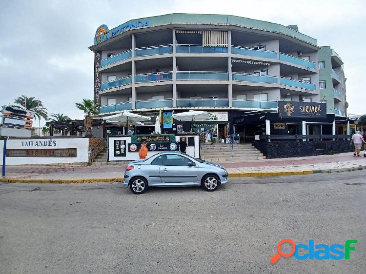 Concurrido negocio en traspaso en Cabo Roig