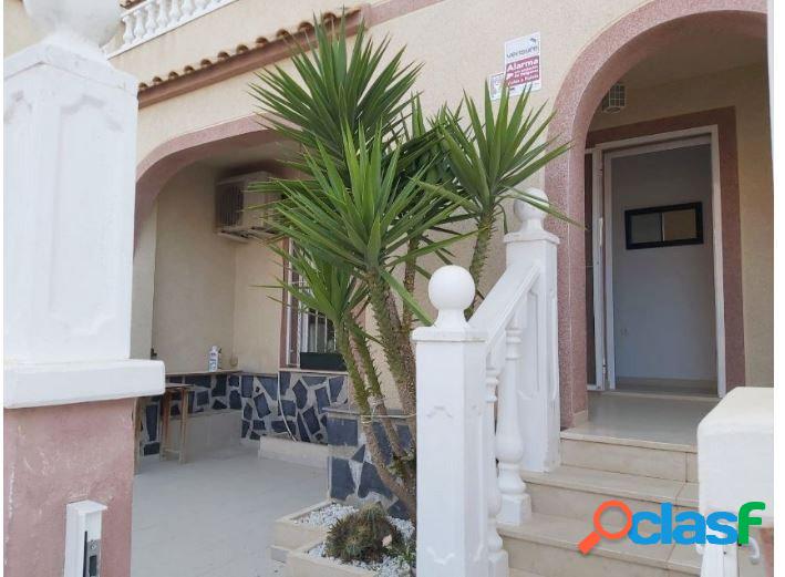 DUPLEX EN GRAN ALACANT CON BBQ Y GARAJE. DISPONIBLE 1º