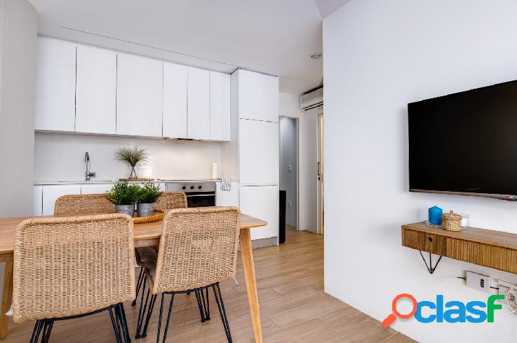 ESPECTACULAR PISO RENOVADO EN 2º LINEA DE LOS LOCOS