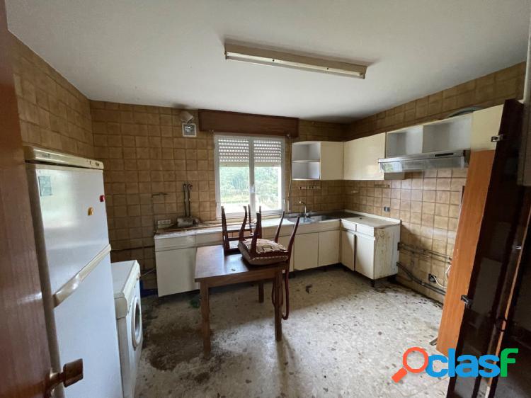 PISO PARA REFORMAR CON 5 HABITACIONES