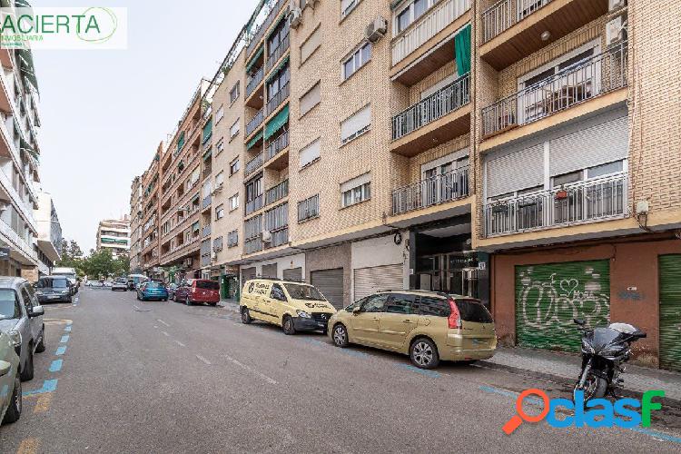 Piso en Calle María Luisa de Dios