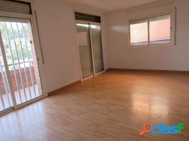 SE VENDE CASA EN SENTMENAT, ZONA PEDRA SANTA