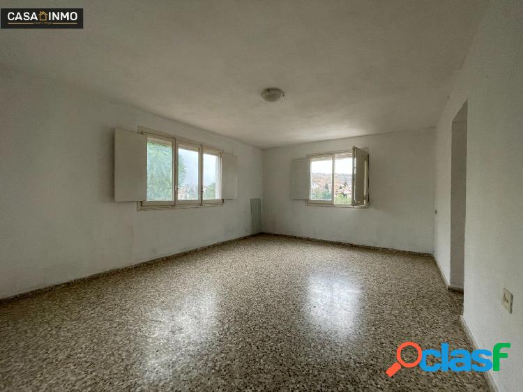 Se vende piso zona Arboleda en Monzon.