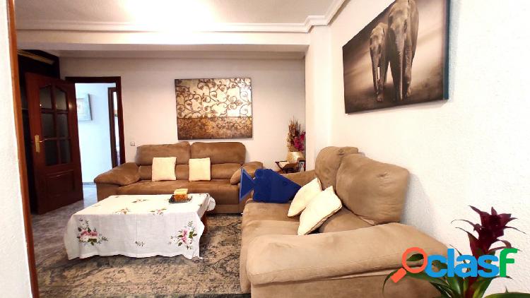 Venta agradable piso de tres dormitorios en Cartagena cerca