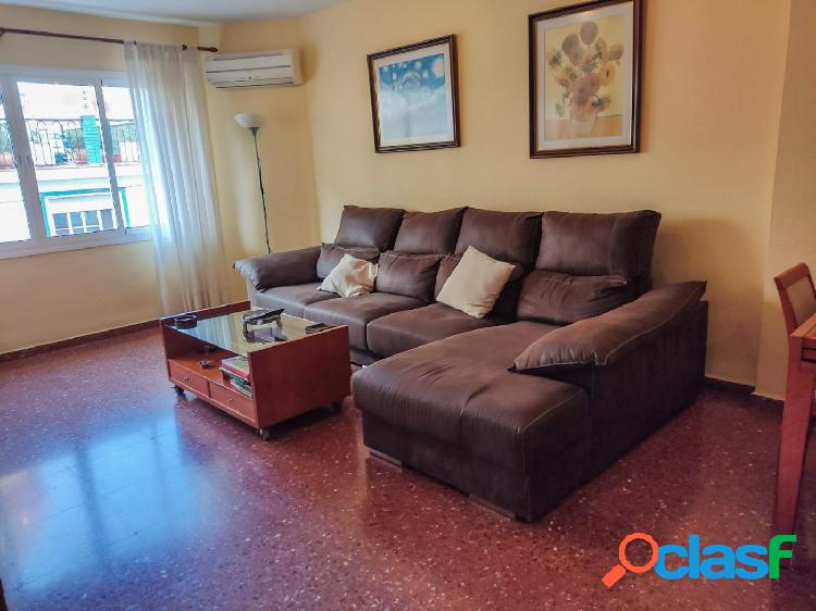 AMPLIO PISO 4 DORMITORIOS EN BOLICHES FUENGIROLA