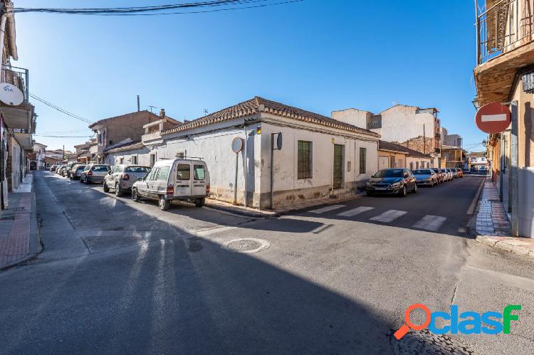 CASA CENTRICA PARA REFORMAR EN ARMILLA