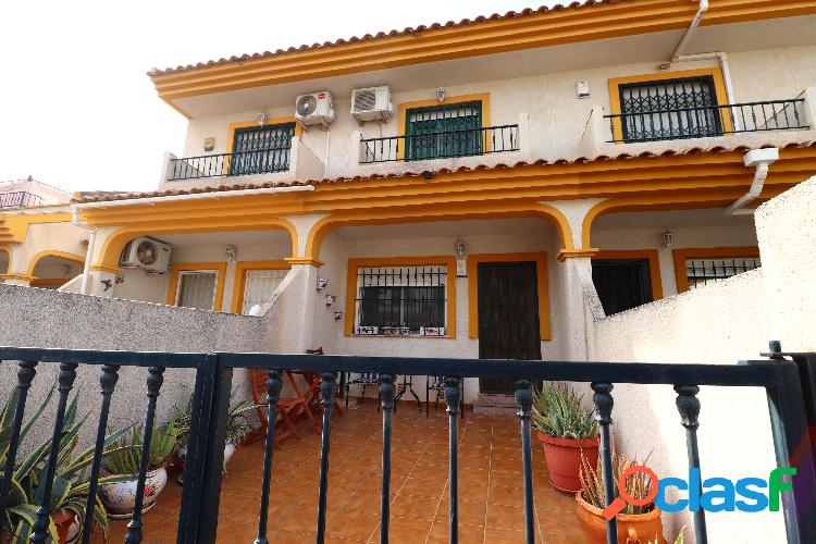 Esta casa adosada de dos dormi