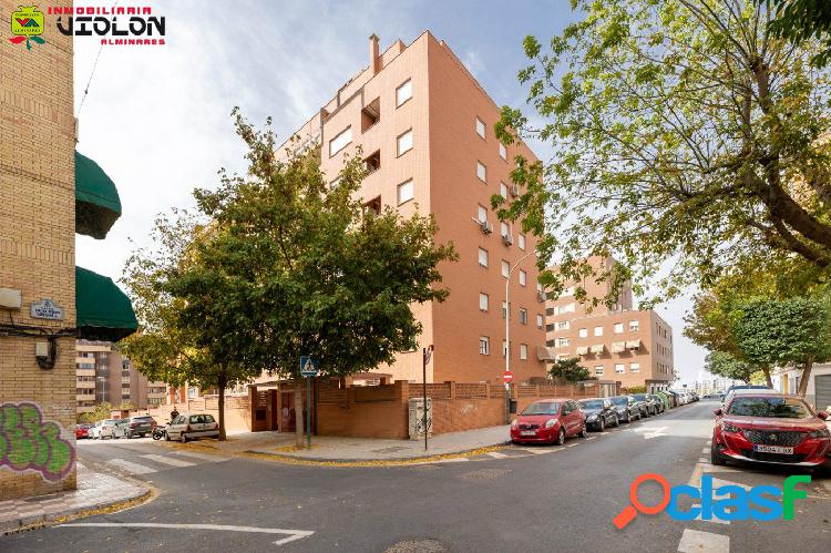 Fantástico piso de tres dormitorios en zona Sander