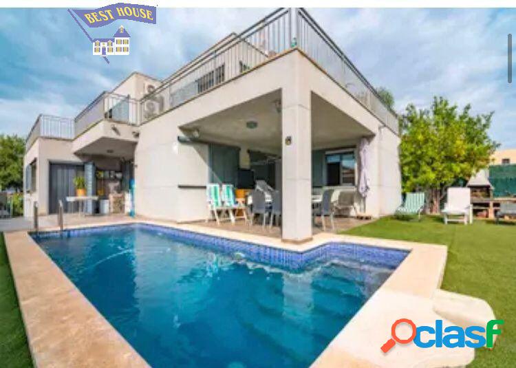 GRAN OPORTUNIDAD! 4 HABITACIONES DOBLES 4 BAÑOS PISCINA