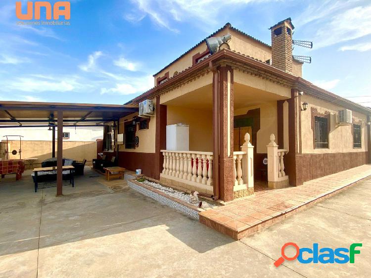 MAGNIFICO CHALET EN LA CARRERRA DEL CABALLO