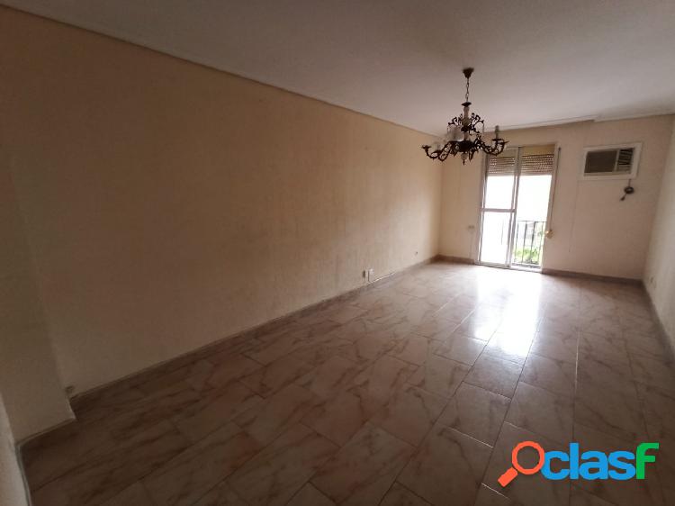 OPORTUNIDAD, PISO CON ASCENSOR EN AVDA. ALMOGAVARES