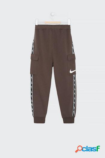Pantalón nike repeat sportwear cargo pant marrón hombre