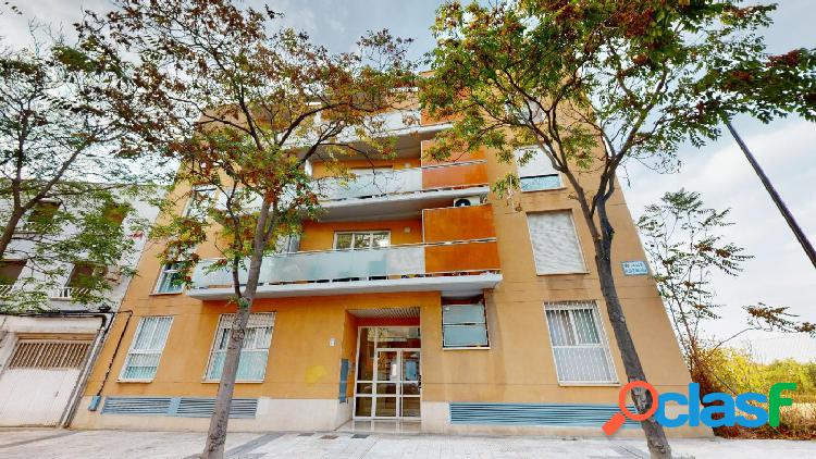 Piso de 2 dormitorios con Garaje y trastero. Edificio de