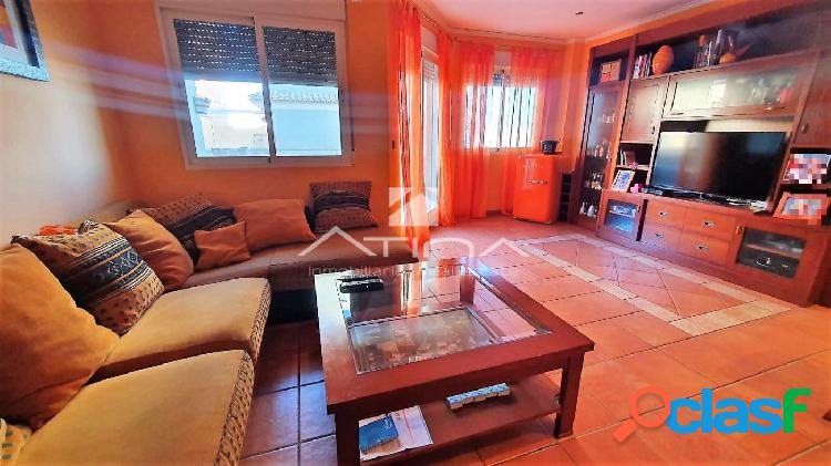 Piso para entrar a vivir situado en el pueblo de Daimús,