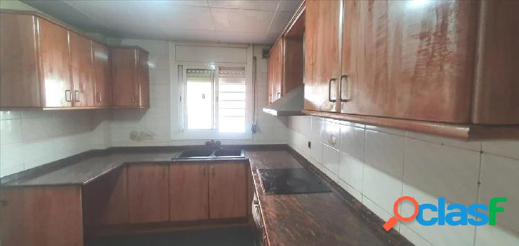 SE VENDE CASA EN RIPOLLET, ZONA NORD