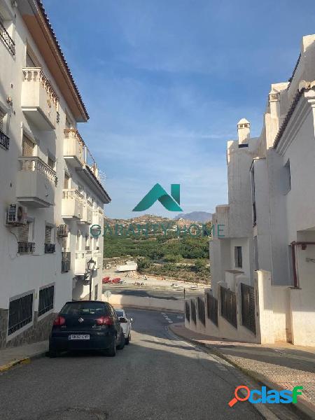 SE VENDE PISO EN SALOBREÑA