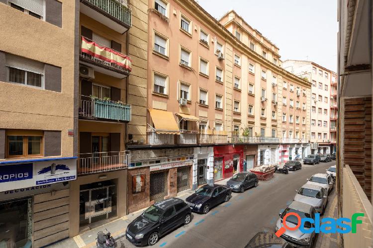 Atención piso en Manuel de Falla - Granada
