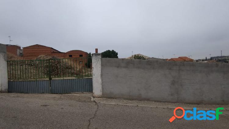 Terreno urbano de 3422 m2 en venta en Recas (Toledo)