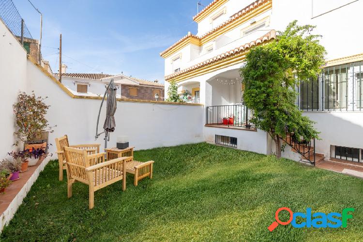 VIVIENDA UNIFAMILIAR ADOSADA, CENTRO DE CÁJAR