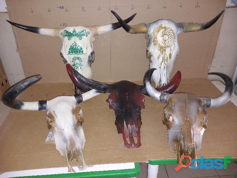 Craneos de vaca decorados