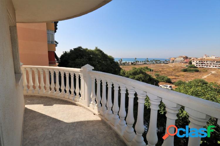 APARTAMENTO CON VISTAS AL MAR EN TORREVIEJA