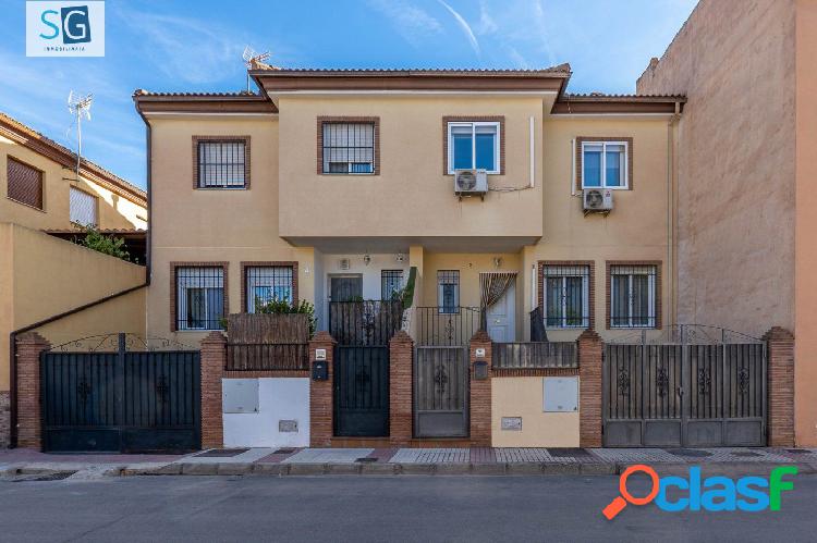 Adosada pr\xc3\xa1cticamente a estrenar con piscina en